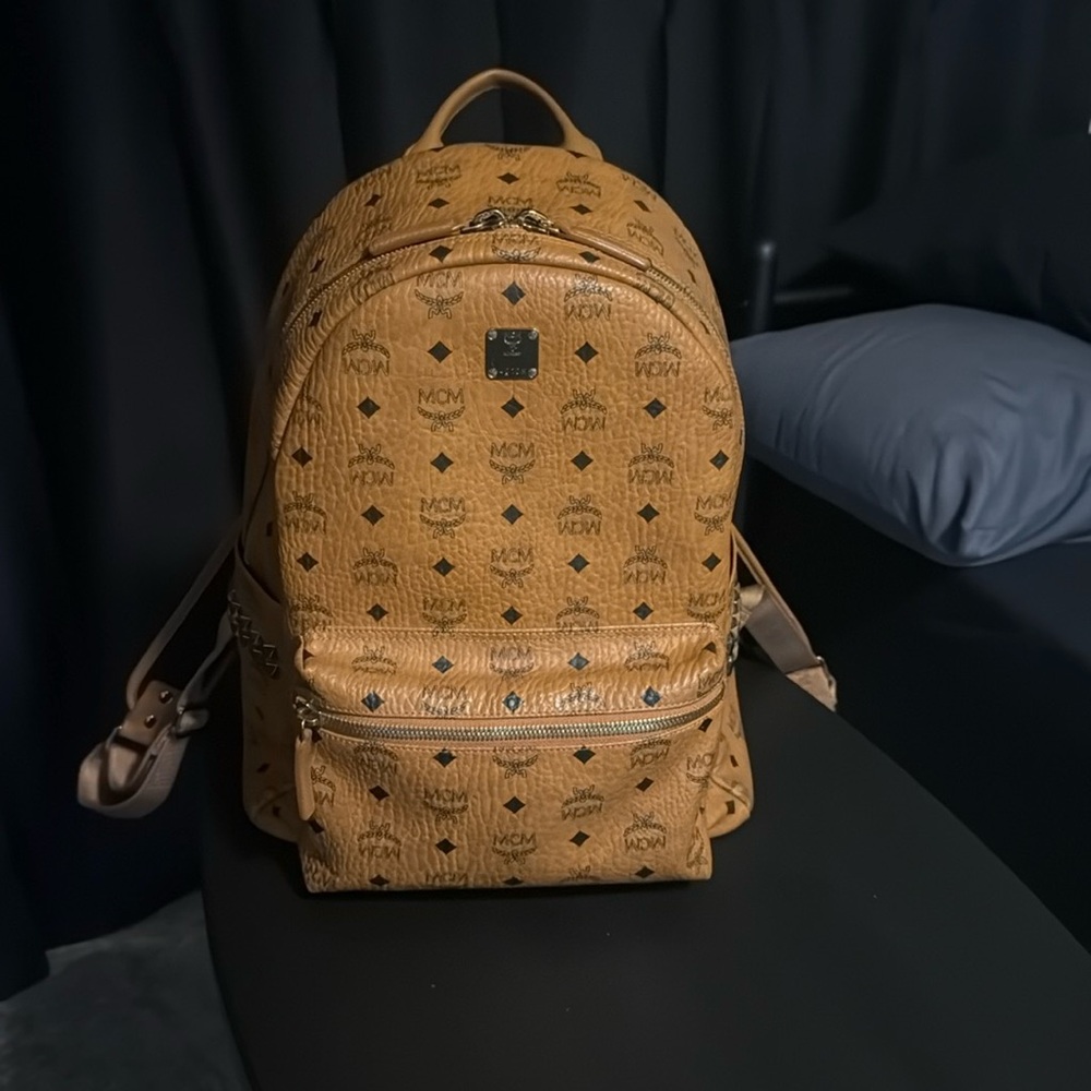 MCM Medium Stark Visetos Backpack